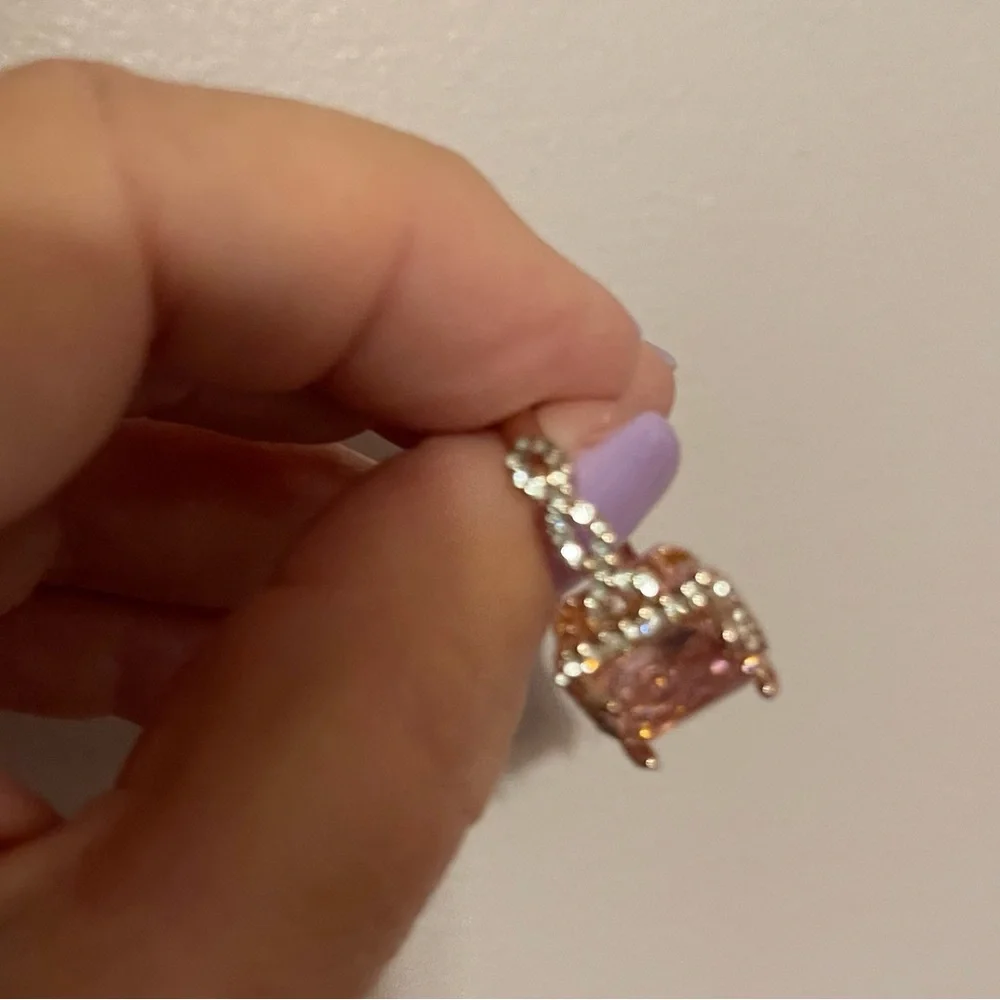 🔥2/$24 or 3/$30🔥 Elegant Square Ring size 7. Cubic zirconia inlay. - Picture 6 of 8